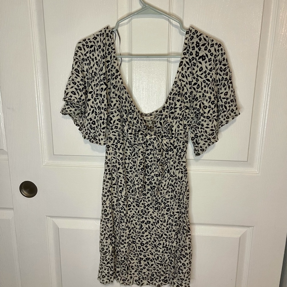 Beautiful low cut dress with a tie front